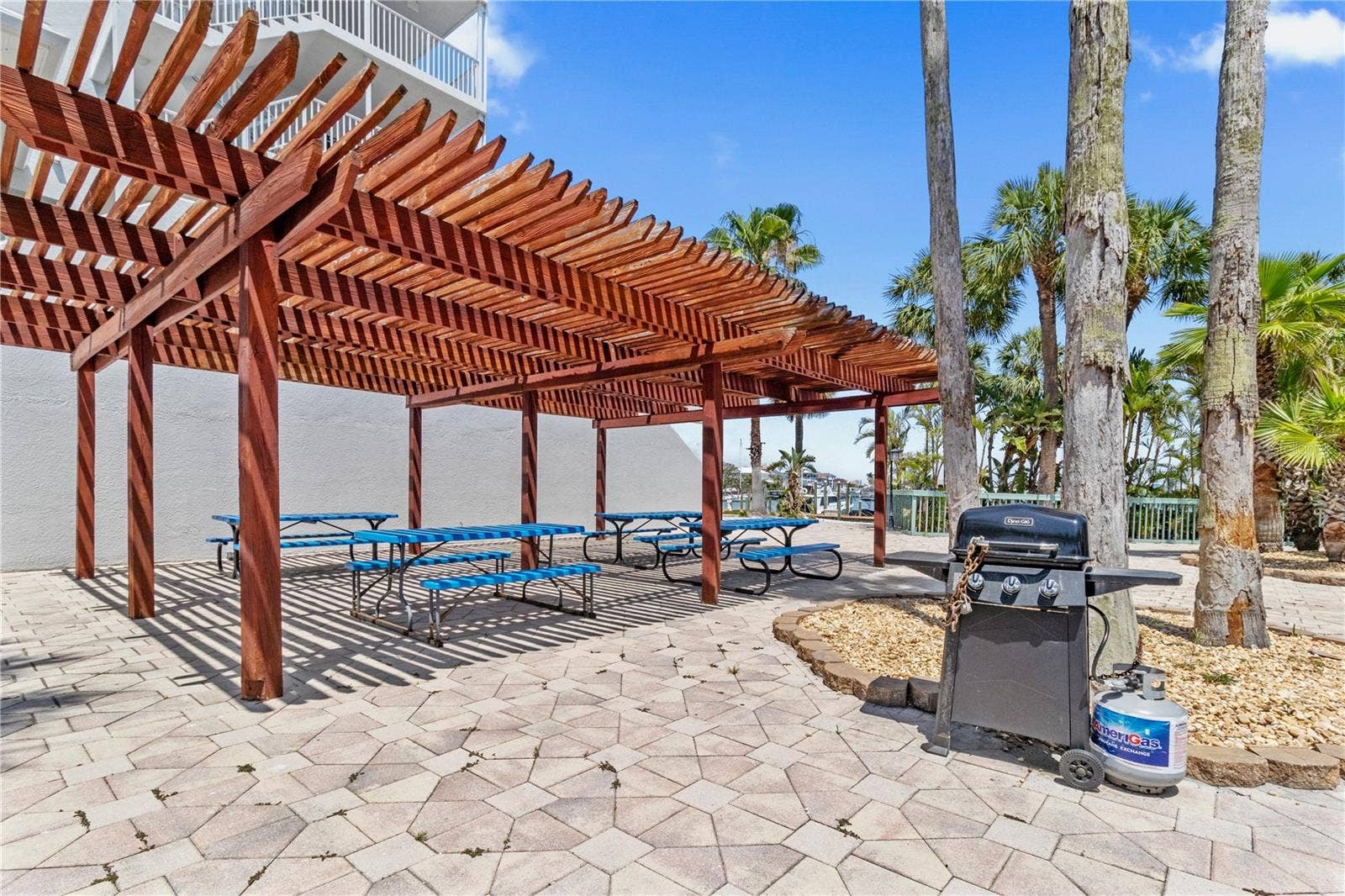 on site grill and lounge area