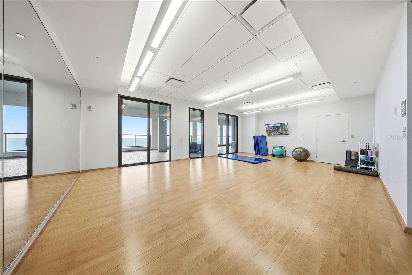 1 BEACH DRIVE SE, #1610, St Petersburg, FL 33701 Fitness room- a couple of floors up. Talk about convenience