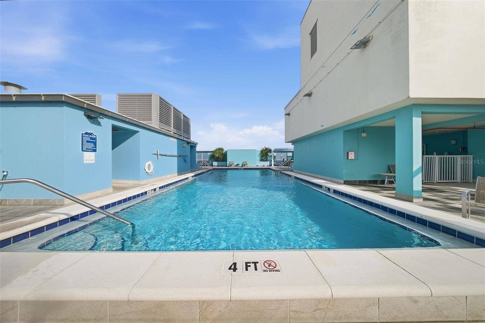 1 BEACH DRIVE SE, #1610, St Petersburg, FL 33701 Nothing like a dip after an afternoon of fun in the city....