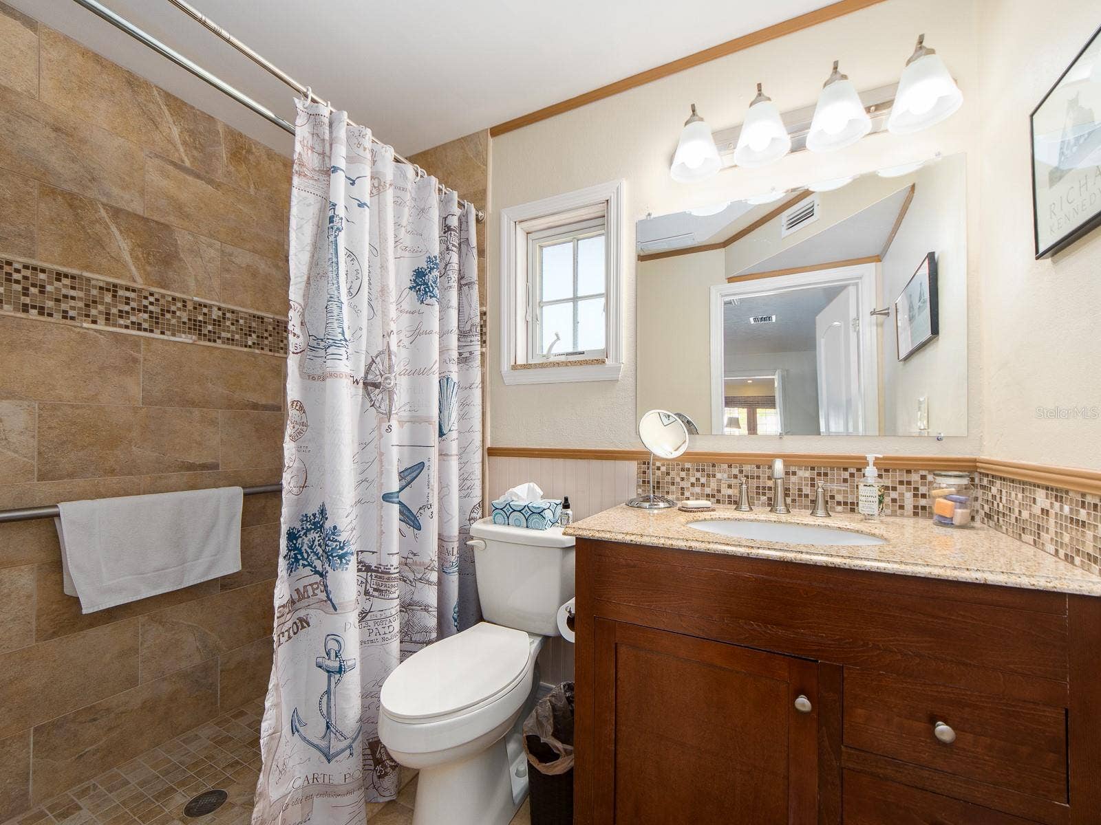 1140 81ST STREET S, St Petersburg, FL 33707 Primary en suite