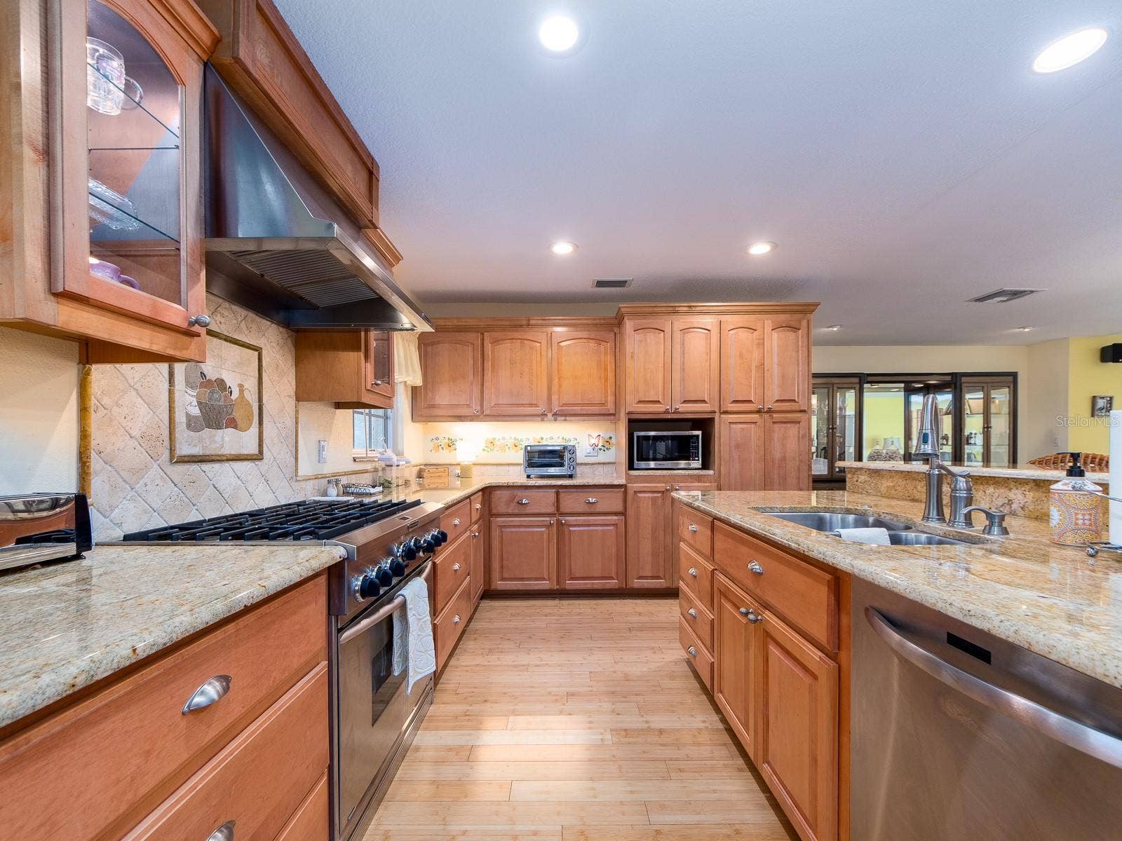 1140 81ST STREET S, St Petersburg, FL 33707 1140 81ST STREET S, St Petersburg, FL 33707