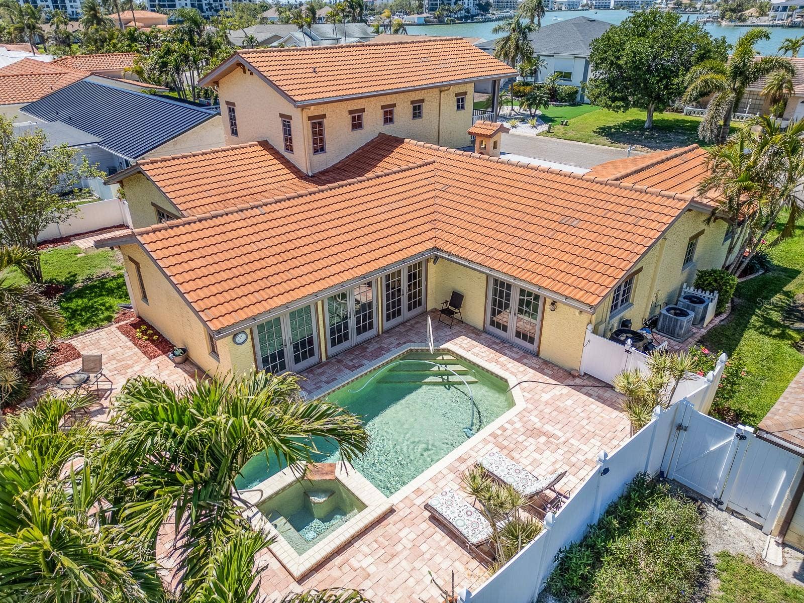 1140 81ST STREET S, St Petersburg, FL 33707 1140 81ST STREET S, St Petersburg, FL 33707