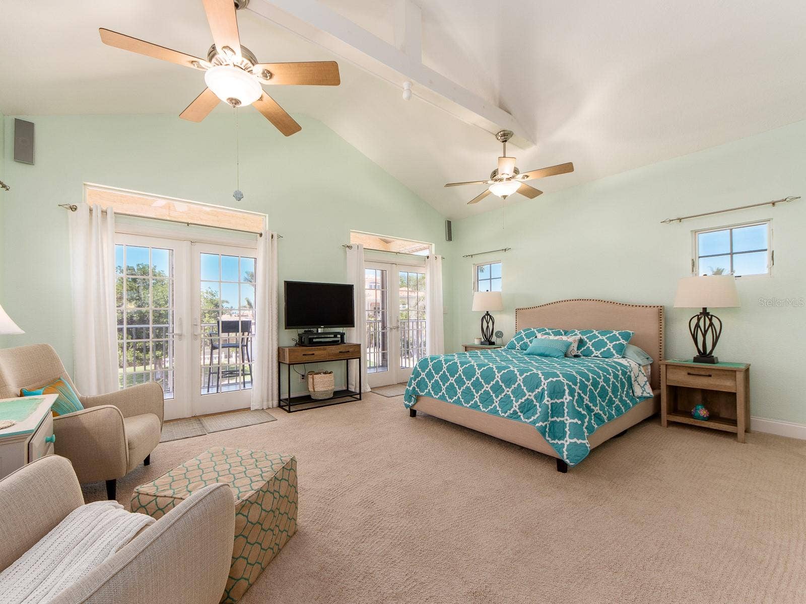 1140 81ST STREET S, St Petersburg, FL 33707 Second floor retreat