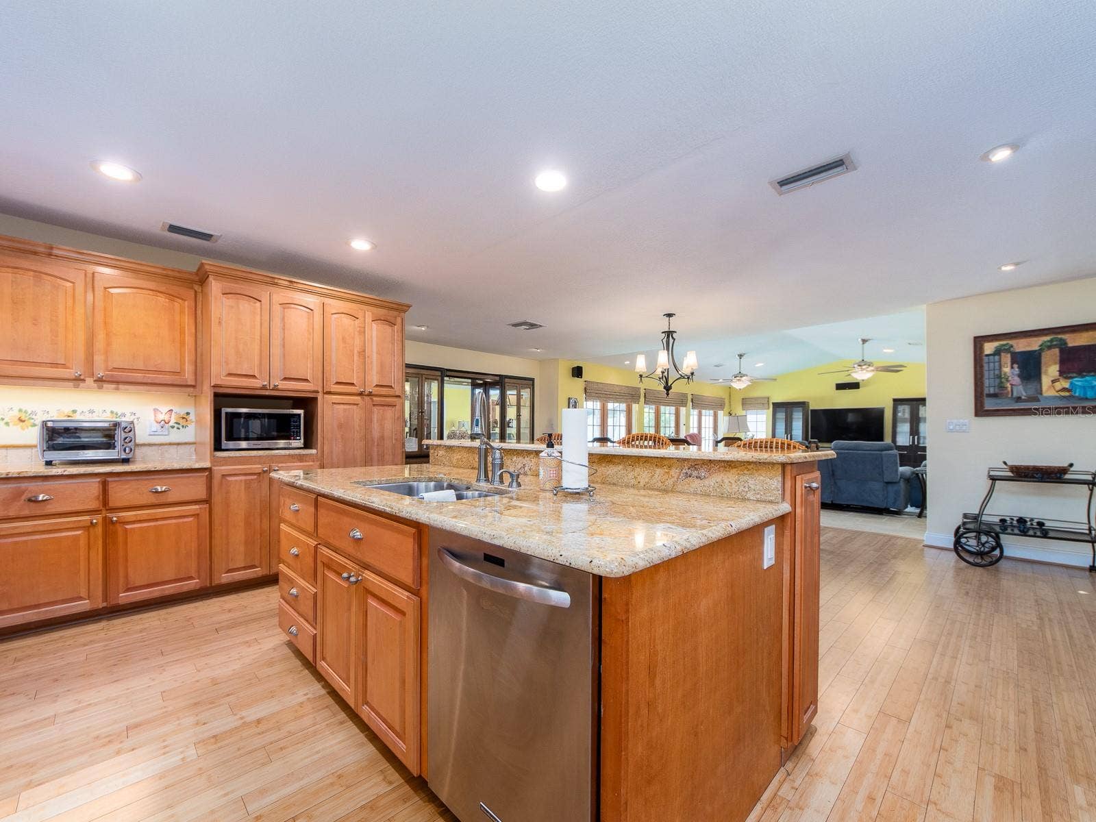 1140 81ST STREET S, St Petersburg, FL 33707 Large Island with updated appliances