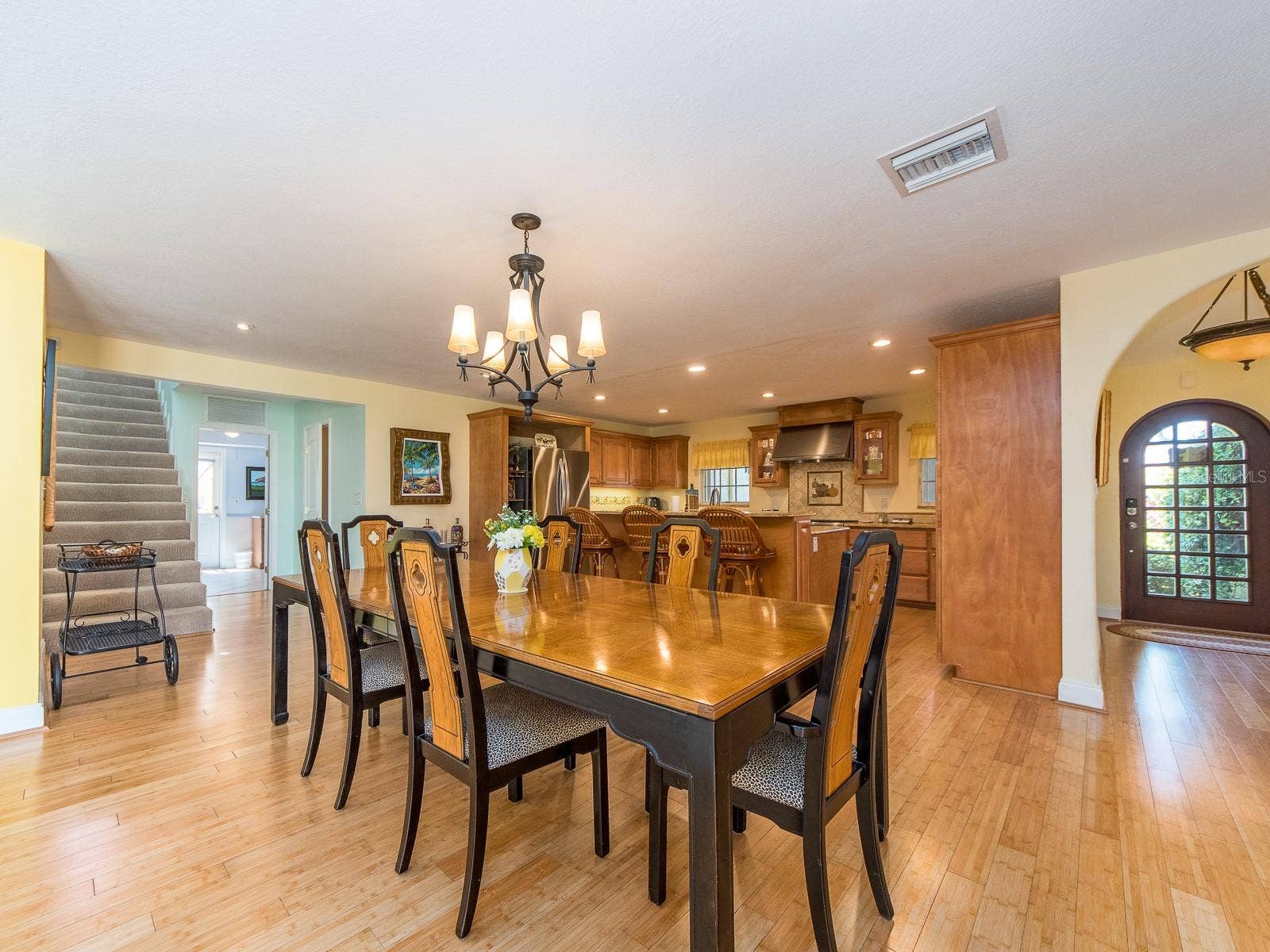 1140 81ST STREET S, St Petersburg, FL 33707 Large dining area right off the kitchen