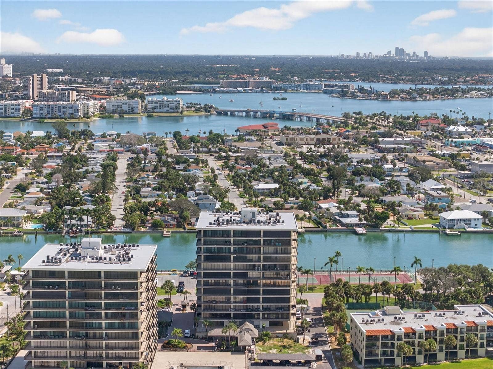 7600 BAYSHORE DRIVE, #902, Treasure Island, FL 33706