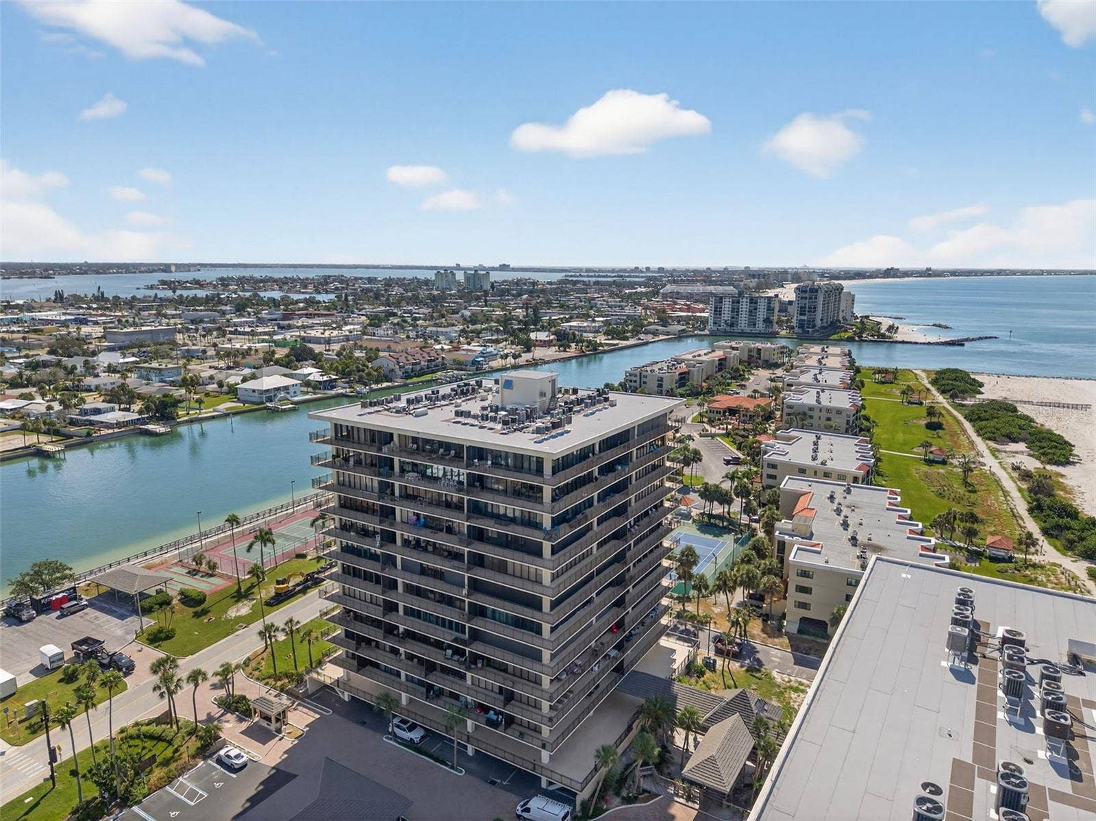 7600 BAYSHORE DRIVE, #902, Treasure Island, FL 33706