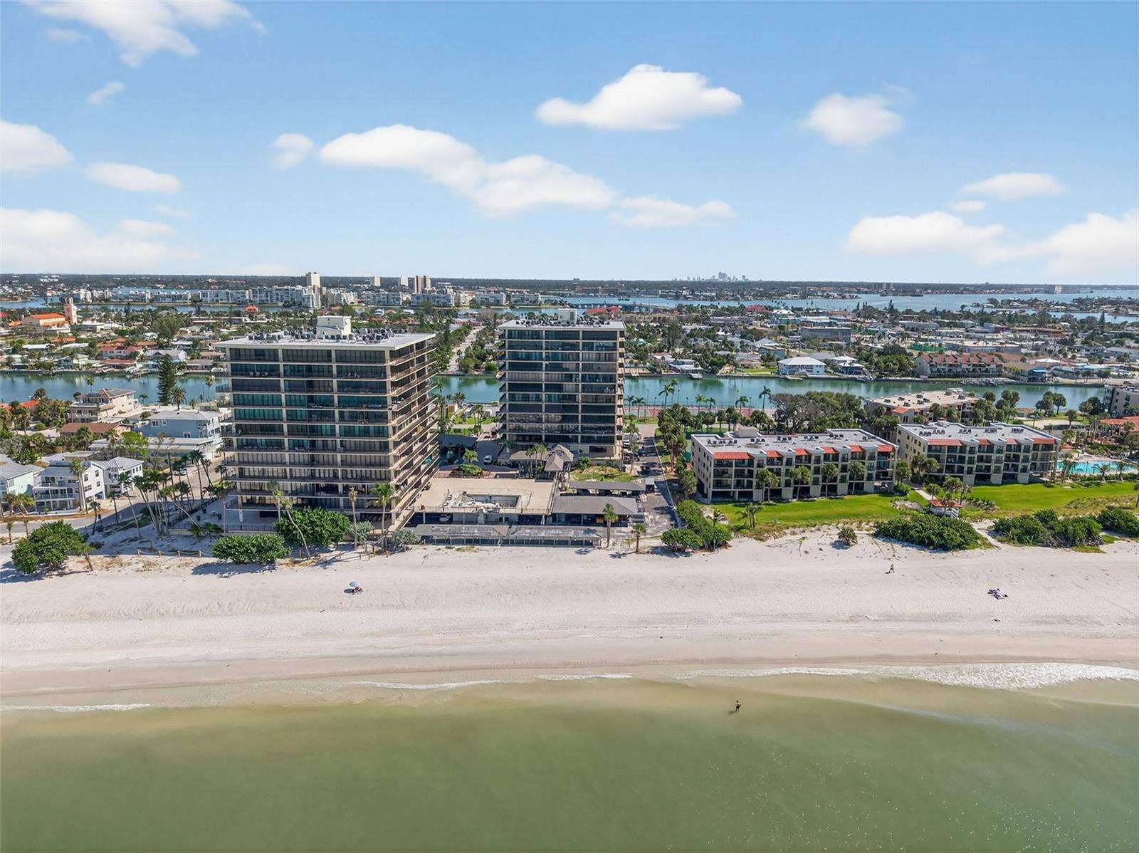 7600 BAYSHORE DRIVE, #902, Treasure Island, FL 33706