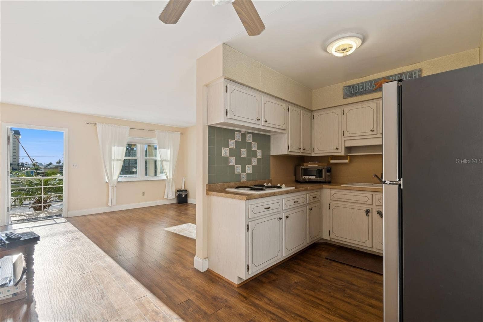 4565 DUHME ROAD, #203, St Petersburg, FL 33708 Kitchen
