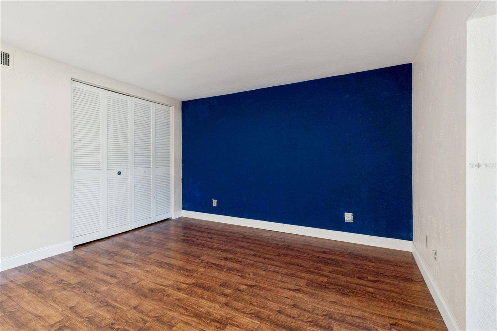 4565 DUHME ROAD, #203, St Petersburg, FL 33708 Large closet space