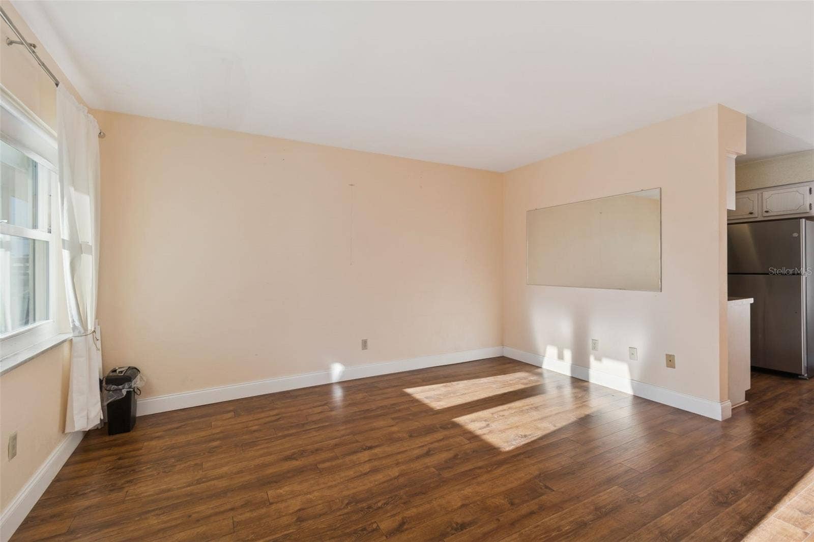 4565 DUHME ROAD, #203, St Petersburg, FL 33708 Living Room
