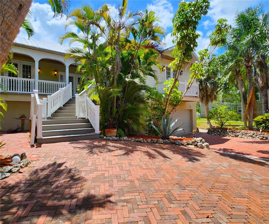 Property photo for 102 17TH STREET NE, Bradenton, FL