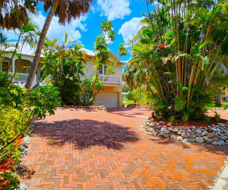Property photo for 102 17TH STREET NE, Bradenton, FL