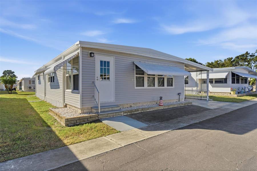 Property photo for 226 ROYAL PALM CIRCLE, Largo, FL