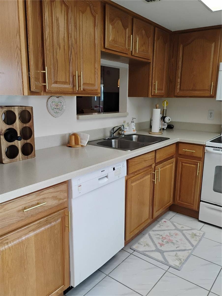 2465 NORTHSIDE DRIVE, #1001, Clearwater, FL 33761 2465 NORTHSIDE DRIVE, #1001, Clearwater, FL 33761