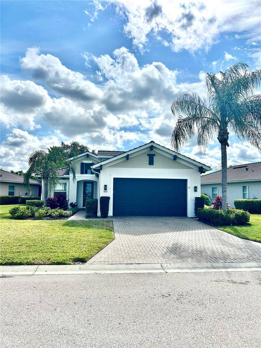 Property photo for 5033 LAKE OVERLOOK AVENUE, Bradenton, FL