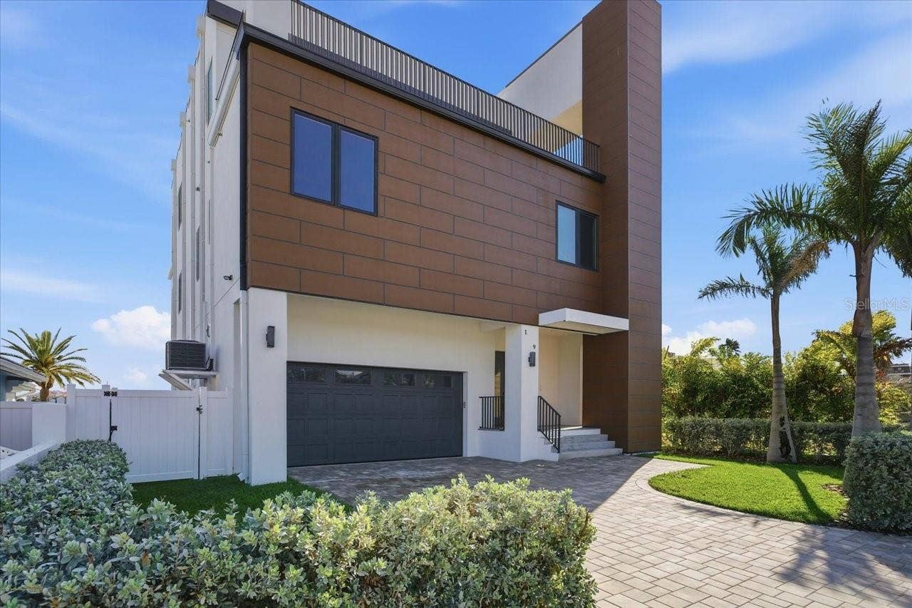 109 PUNTA VISTA DRIVE, St Pete Beach, FL 33706 Exterior