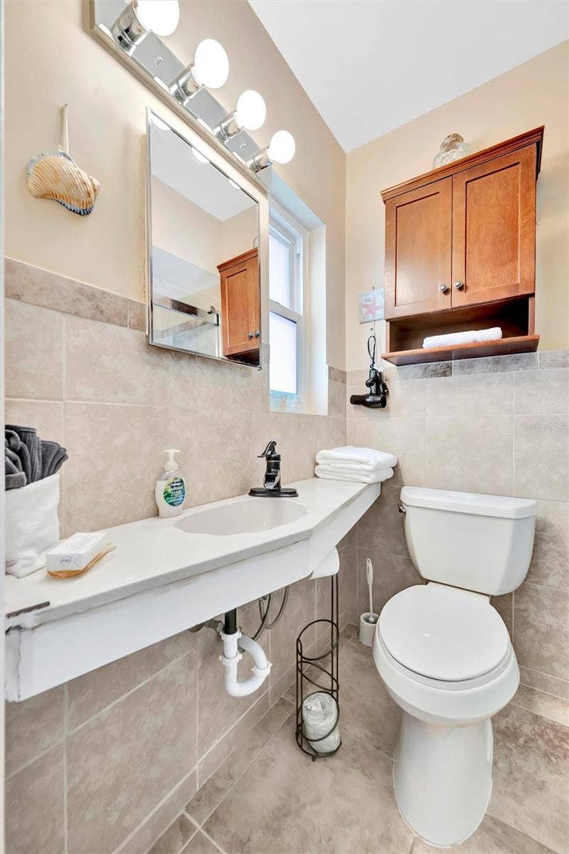 673 BAY ESPLANADE, #204, Clearwater Beach, FL 33767 673 BAY ESPLANADE, #204, Clearwater Beach, FL 33767