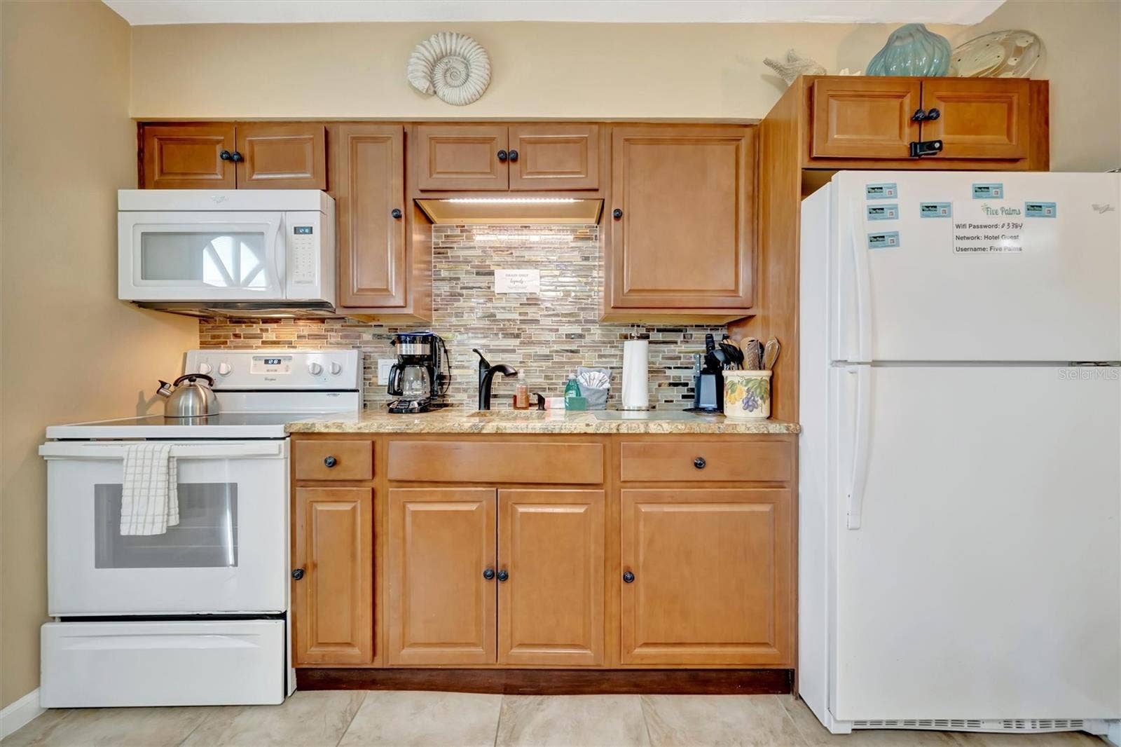 673 BAY ESPLANADE, #204, Clearwater Beach, FL 33767 673 BAY ESPLANADE, #204, Clearwater Beach, FL 33767