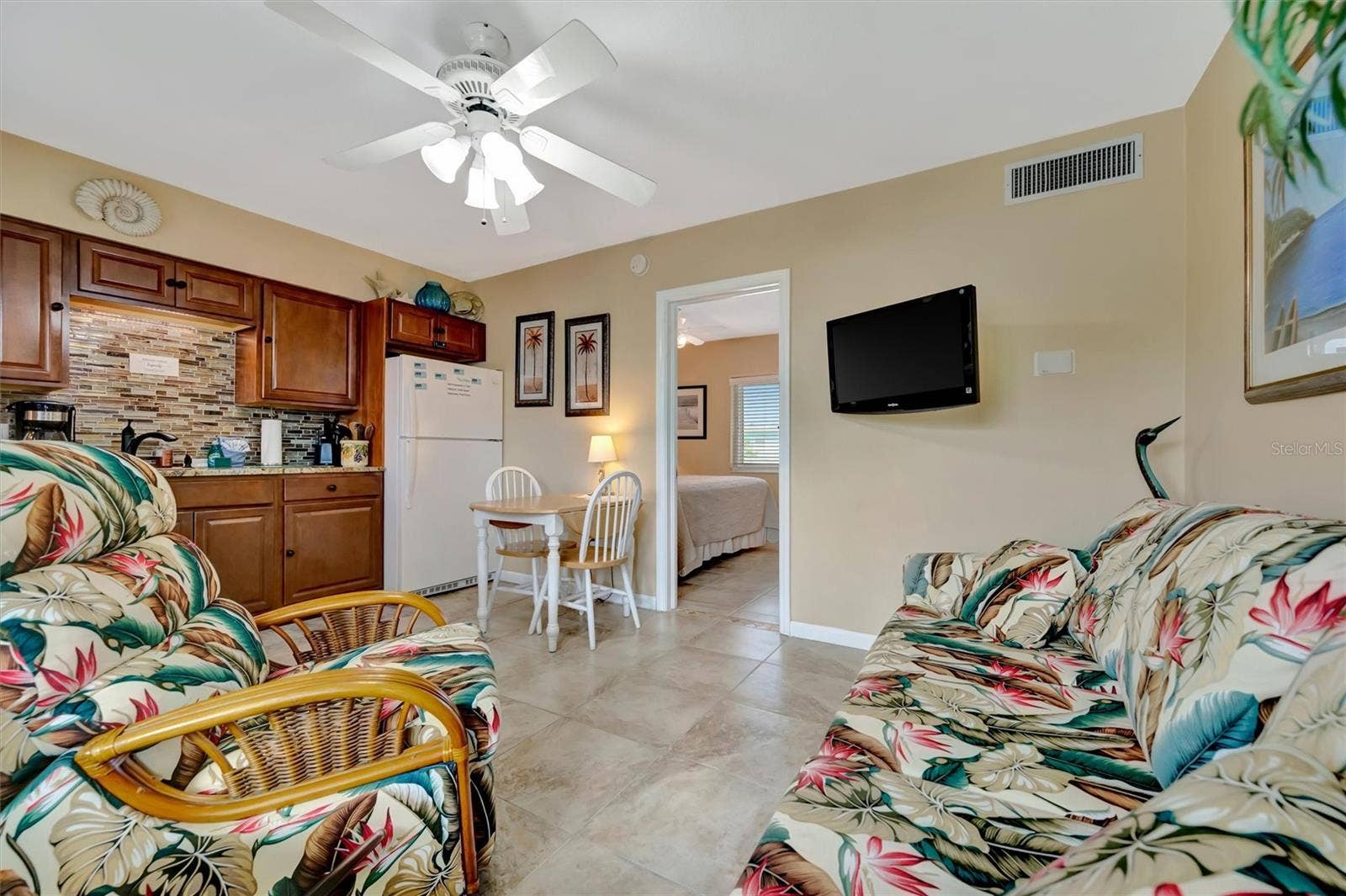 673 BAY ESPLANADE, #204, Clearwater Beach, FL 33767 673 BAY ESPLANADE, #204, Clearwater Beach, FL 33767