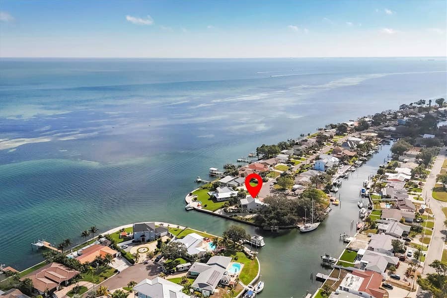 Property photo for 3601 COQUINA KEY DRIVE SE, St Petersburg, FL