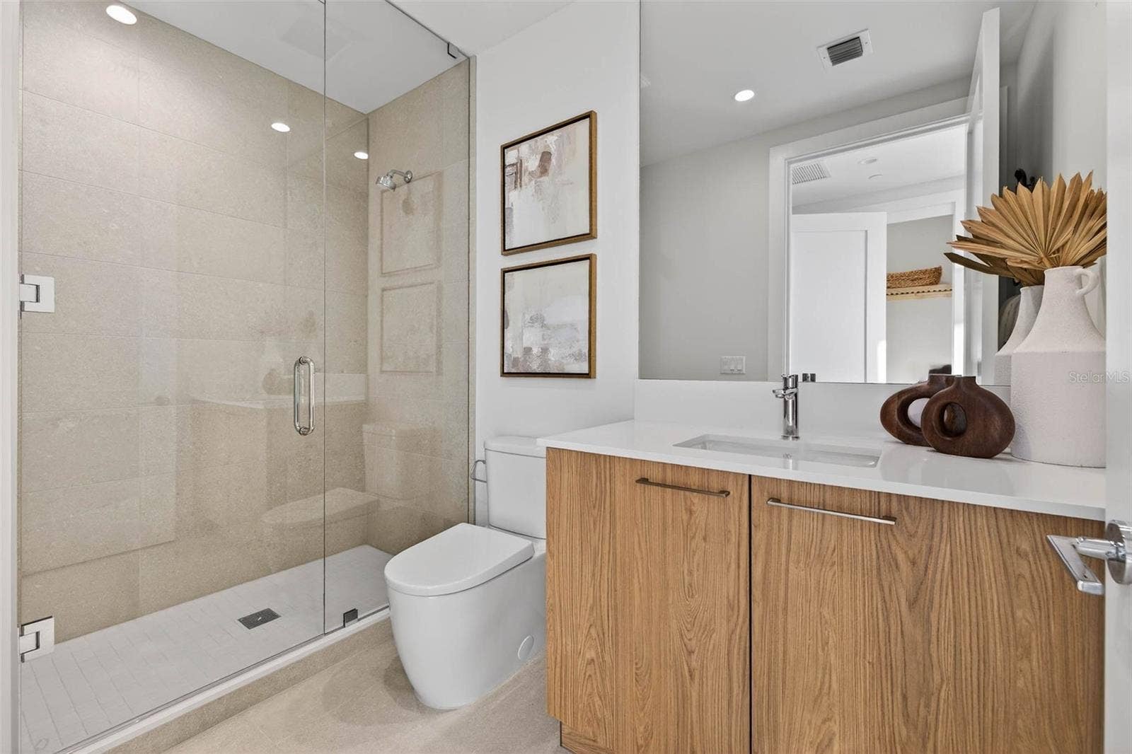 275 1ST AVE S, #2706, St Petersburg, FL 33701 Bedroom 2 En-Suite
