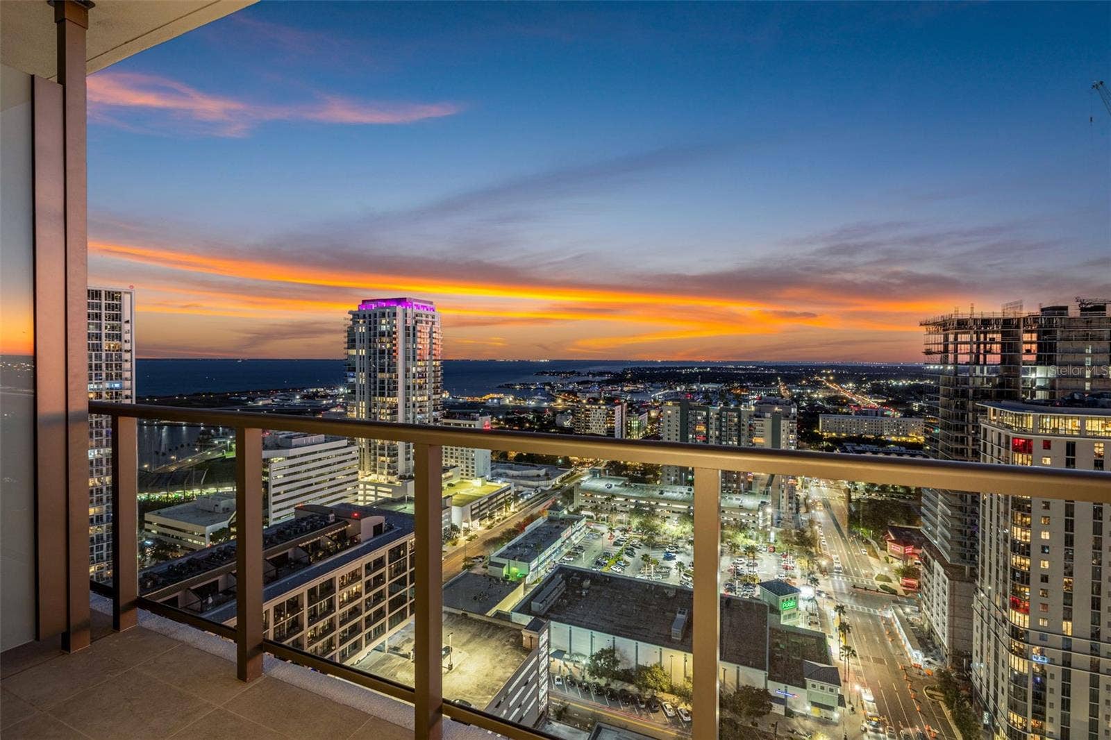 275 1ST AVE S, #2706, St Petersburg, FL 33701 275 1ST AVE S, #2706, St Petersburg, FL 33701