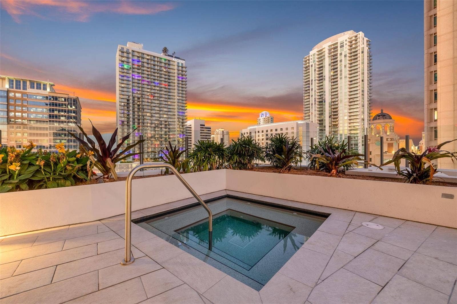 275 1ST AVE S, #2706, St Petersburg, FL 33701 275 1ST AVE S, #2706, St Petersburg, FL 33701
