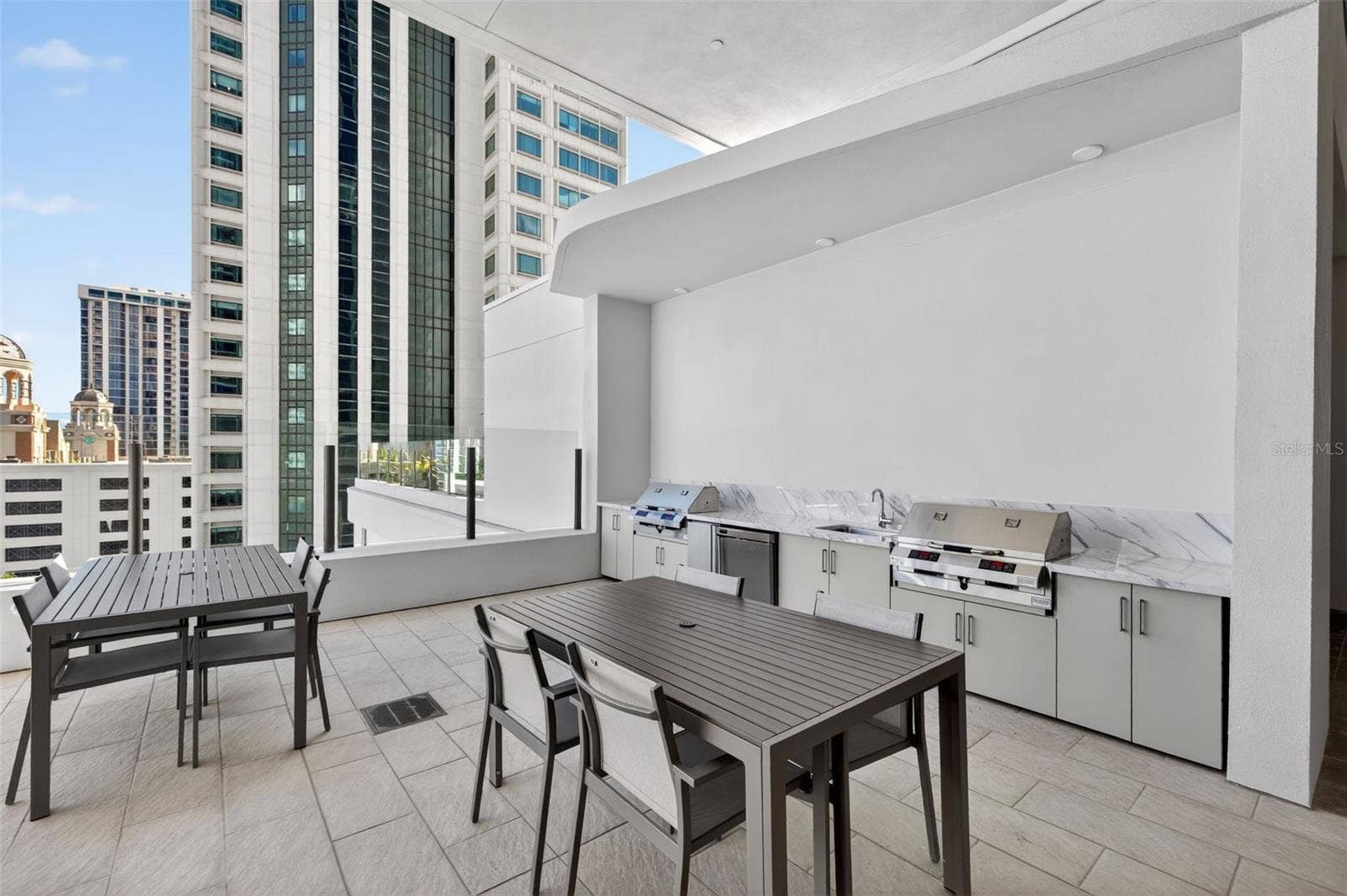 275 1ST AVE S, #2706, St Petersburg, FL 33701 Grill Area