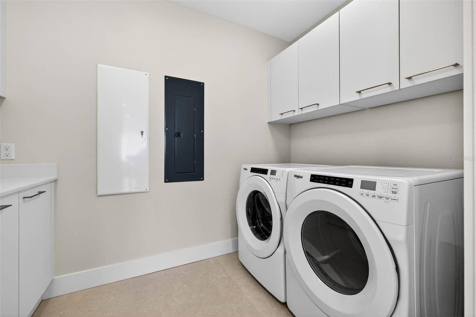 275 1ST AVE S, #2706, St Petersburg, FL 33701 Laundry Room