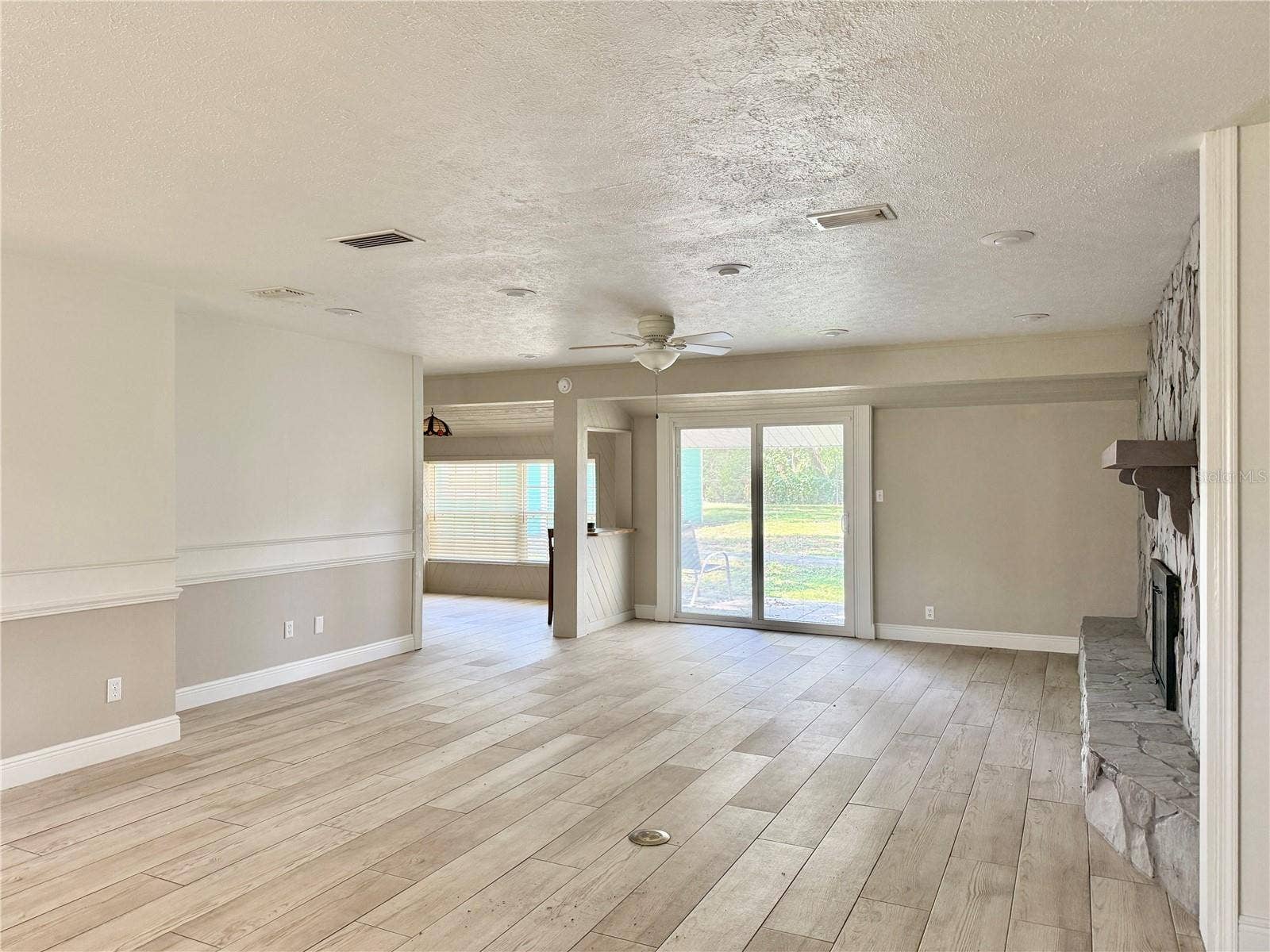 9628 DAVIS ROAD, Tampa, FL 33637 Living Room