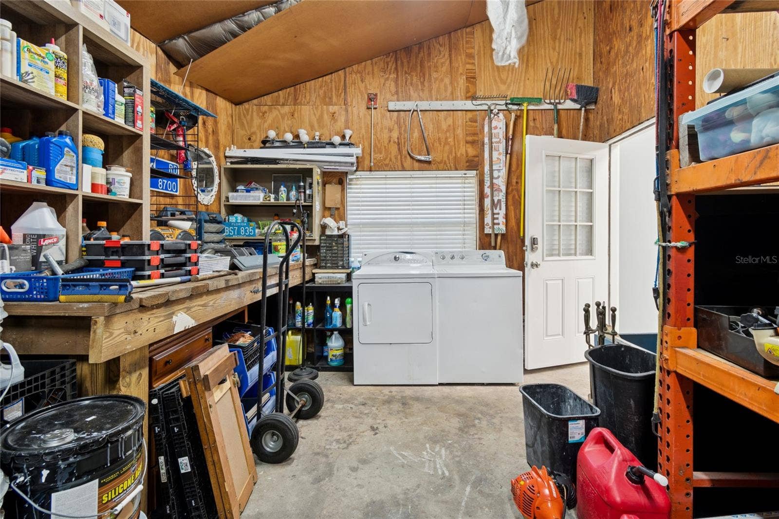 9628 DAVIS ROAD, Tampa, FL 33637 Workshop with Washer/Dryer