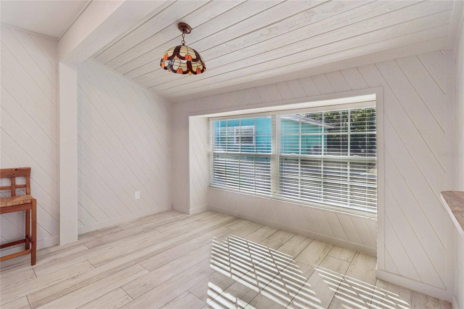 9628 DAVIS ROAD, Tampa, FL 33637 Breakfast Nook