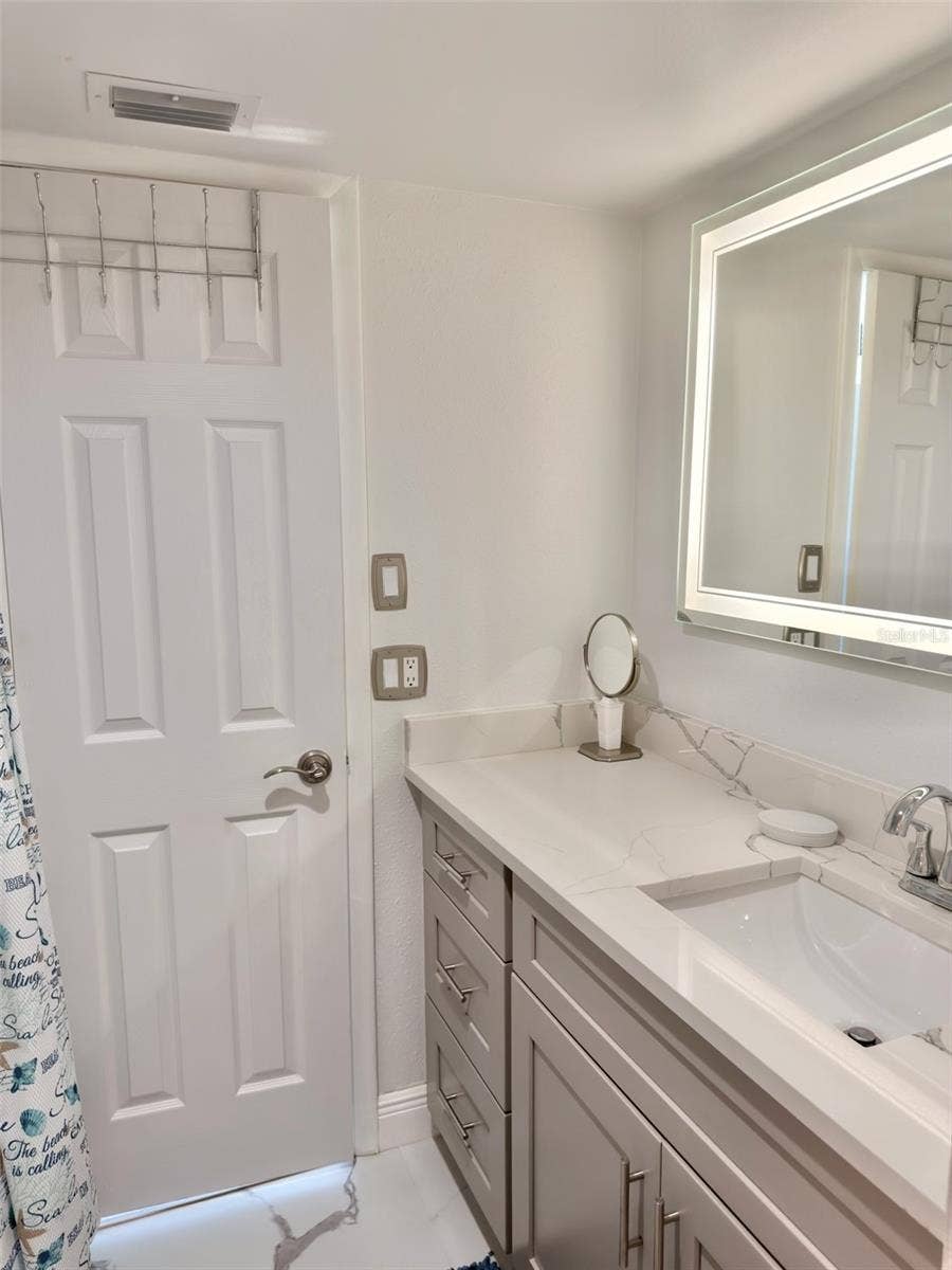 1380 GULF BOULEVARD, #805, Clearwater, FL 33767 1380 GULF BOULEVARD, #805, Clearwater, FL 33767