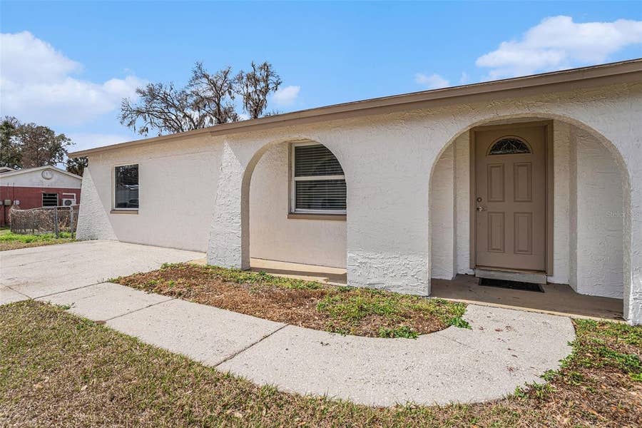Property photo for 2527 RIDGETOP WAY, Valrico, FL