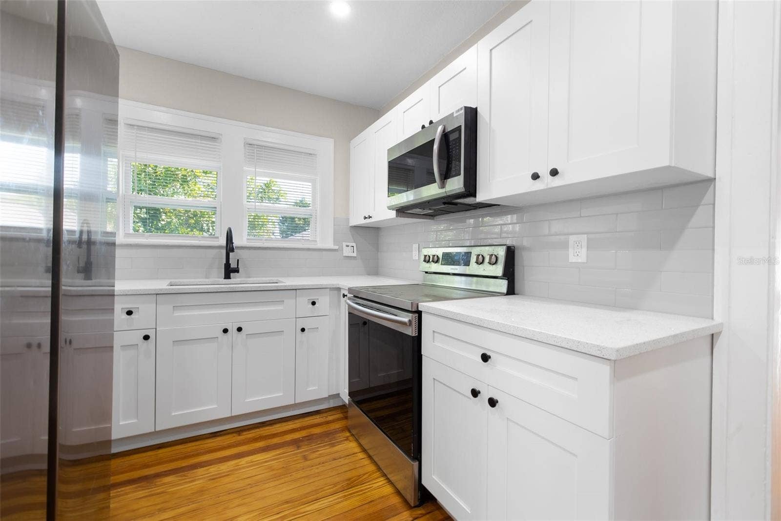 781 31ST AVENUE N, St Petersburg, FL 33704 781 31ST AVENUE N, St Petersburg, FL 33704
