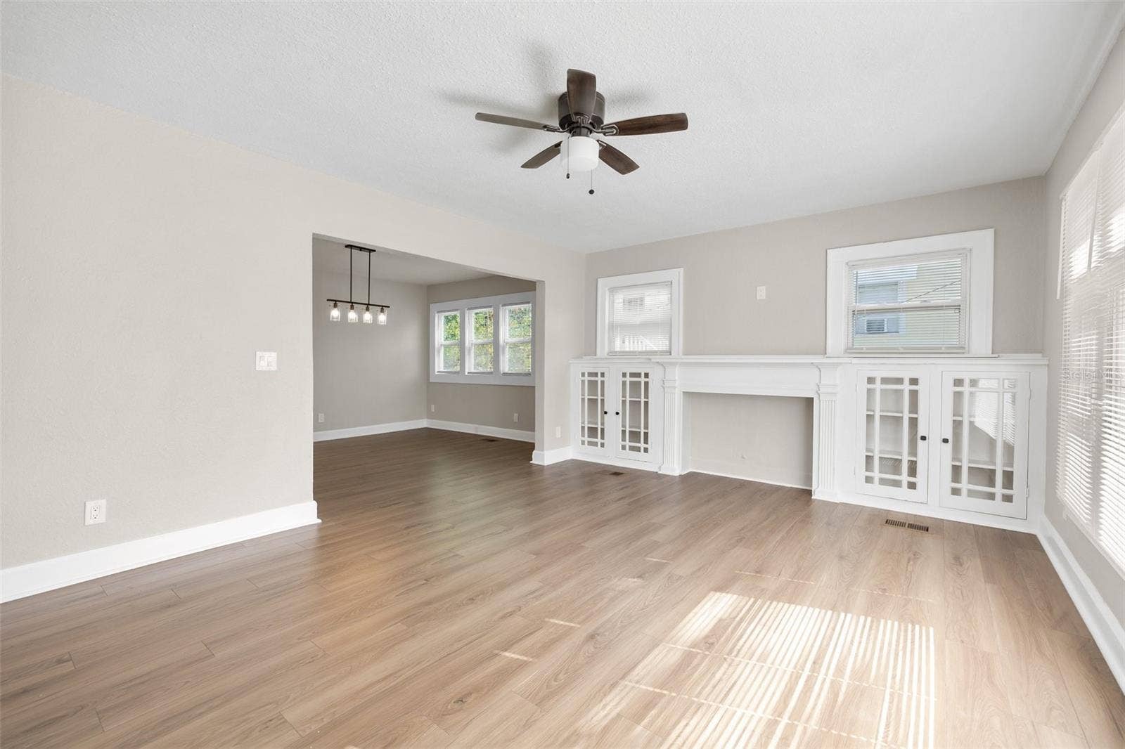 781 31ST AVENUE N, St Petersburg, FL 33704 781 31ST AVENUE N, St Petersburg, FL 33704