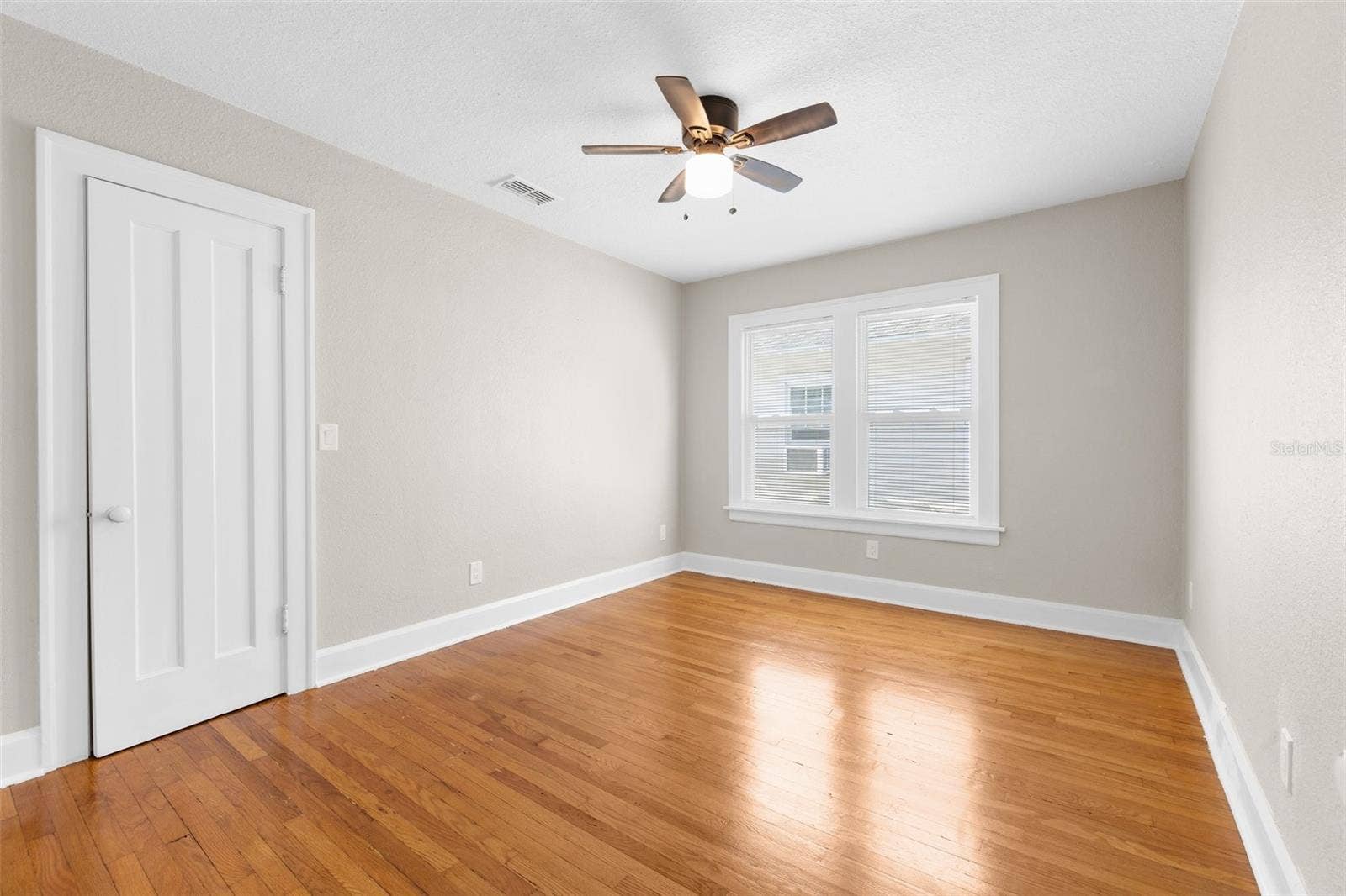 781 31ST AVENUE N, St Petersburg, FL 33704 781 31ST AVENUE N, St Petersburg, FL 33704