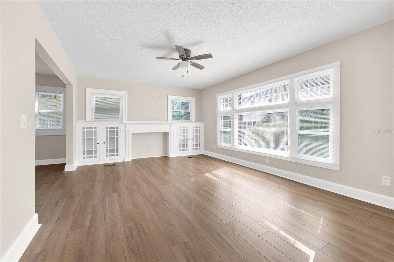 781 31ST AVENUE N, St Petersburg, FL 33704 781 31ST AVENUE N, St Petersburg, FL 33704