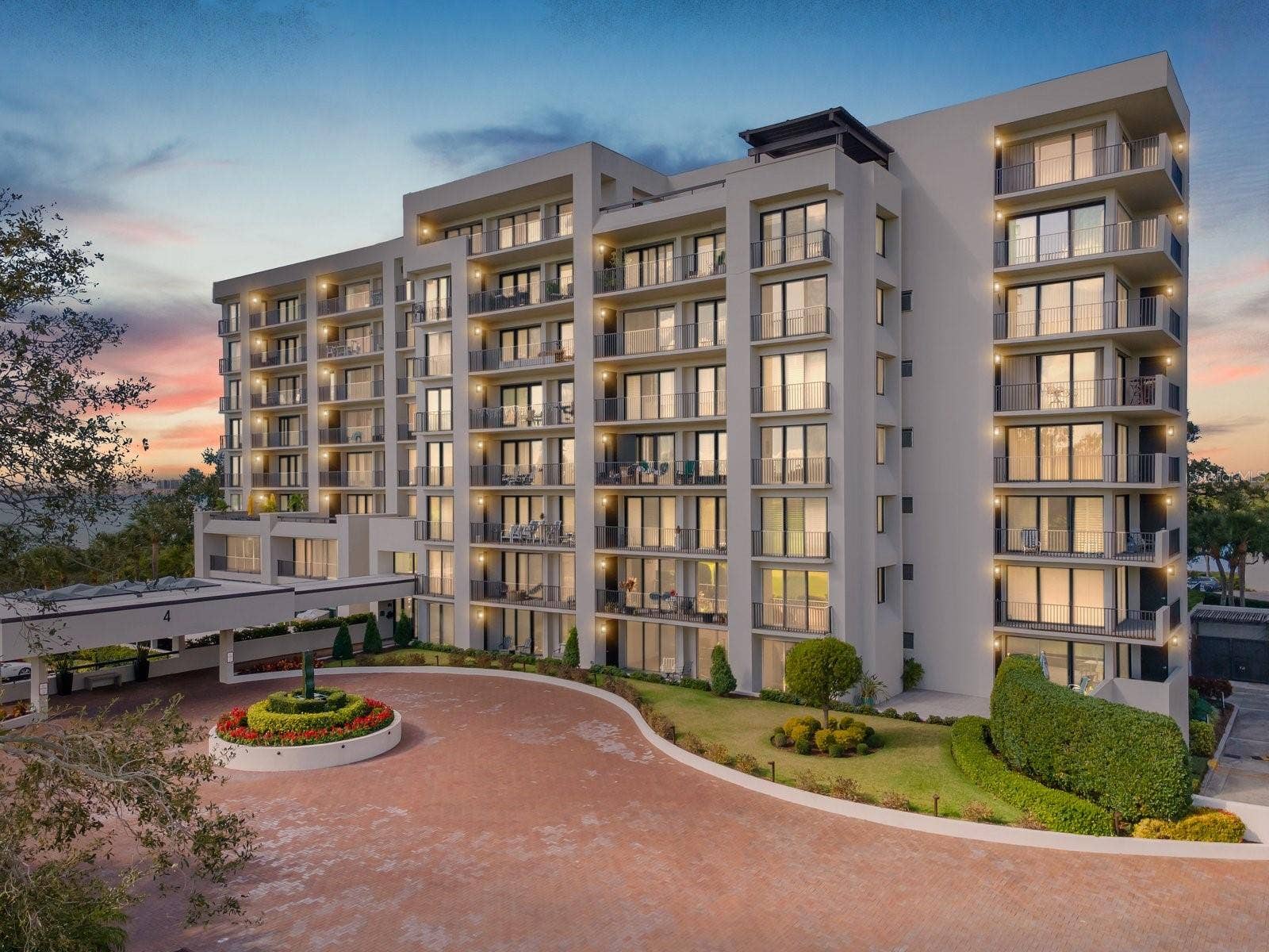 4 BELLEVIEW BOULEVARD, #804, Belleair, FL 33756 Welcome home!