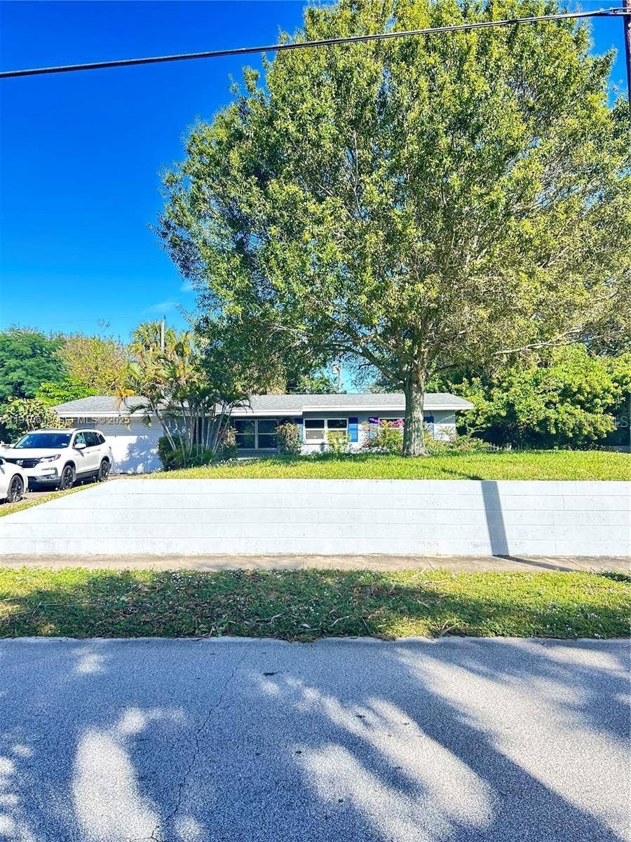 Property photo for 118 BOUGAINVILLEA DRIVE, Rockledge, FL