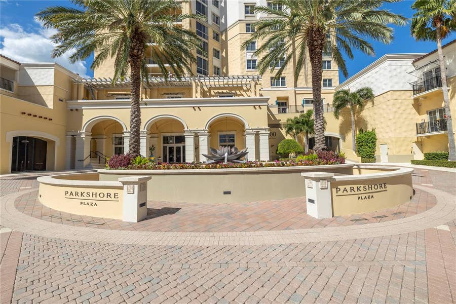 Property photo for 300 BEACH DRIVE NE, #2101, St Petersburg, FL