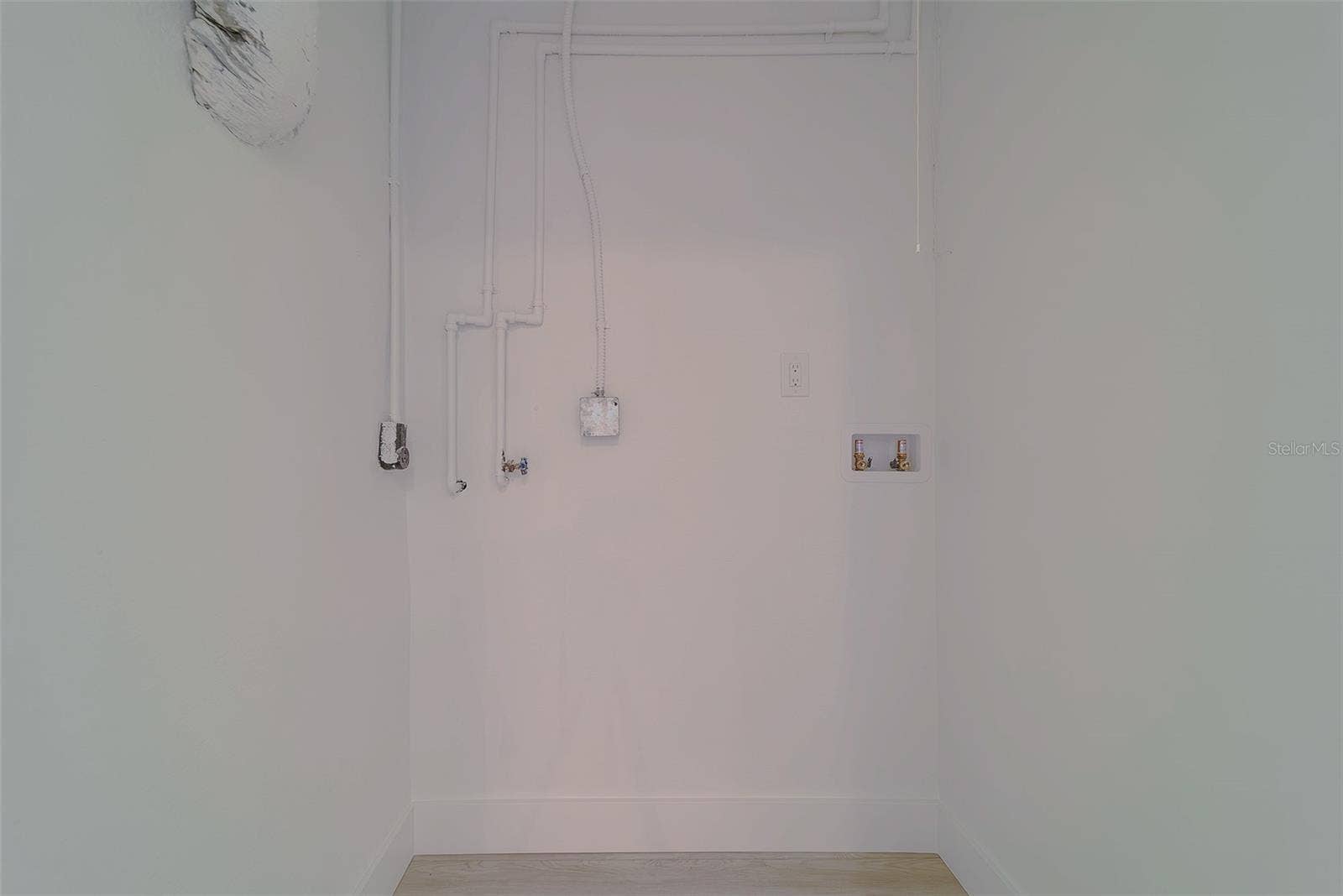 207 MIDWAY ISLAND, Clearwater Beach, FL 33767 207 MIDWAY ISLAND, Clearwater Beach, FL 33767
