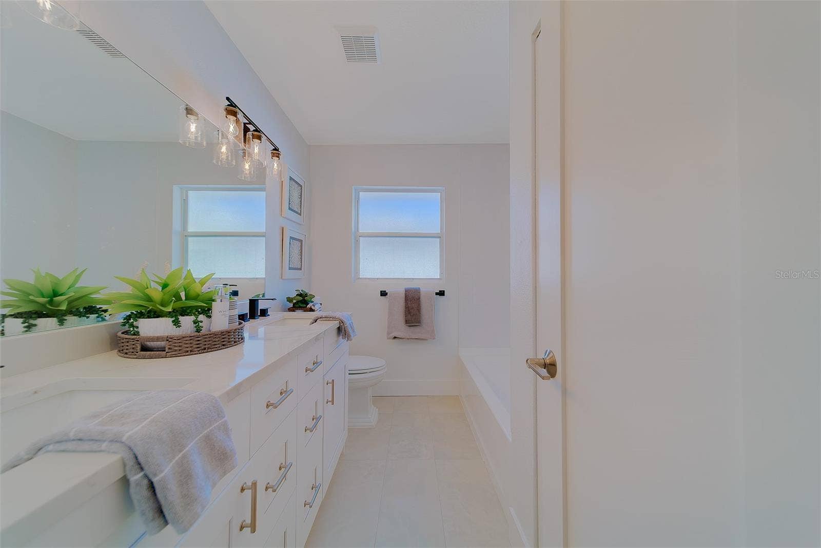 207 MIDWAY ISLAND, Clearwater Beach, FL 33767 207 MIDWAY ISLAND, Clearwater Beach, FL 33767