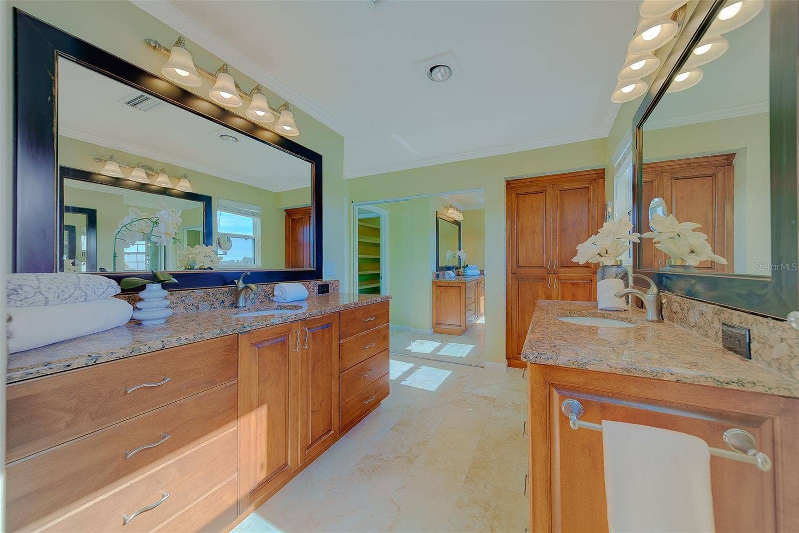 207 MIDWAY ISLAND, Clearwater Beach, FL 33767 207 MIDWAY ISLAND, Clearwater Beach, FL 33767
