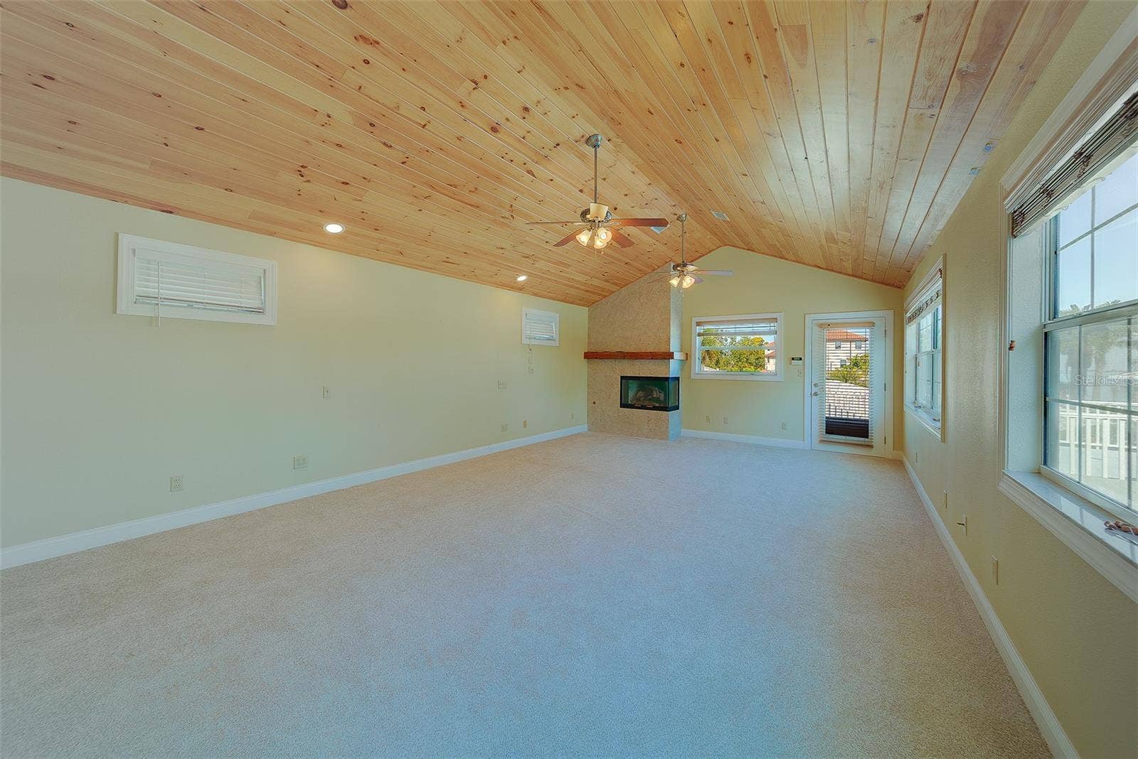207 MIDWAY ISLAND, Clearwater Beach, FL 33767 207 MIDWAY ISLAND, Clearwater Beach, FL 33767