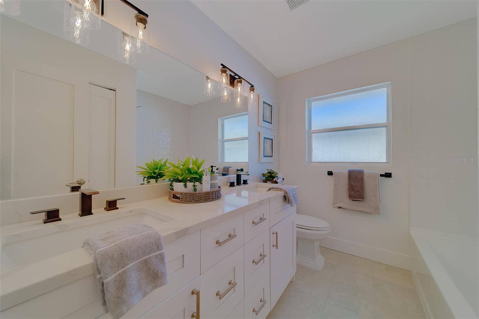207 MIDWAY ISLAND, Clearwater Beach, FL 33767 207 MIDWAY ISLAND, Clearwater Beach, FL 33767