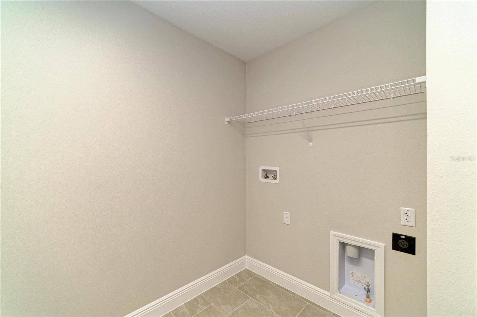 33882 TWILIGHT SEA PLACE, Dade City, FL 33525 33882 TWILIGHT SEA PLACE, Dade City, FL 33525
