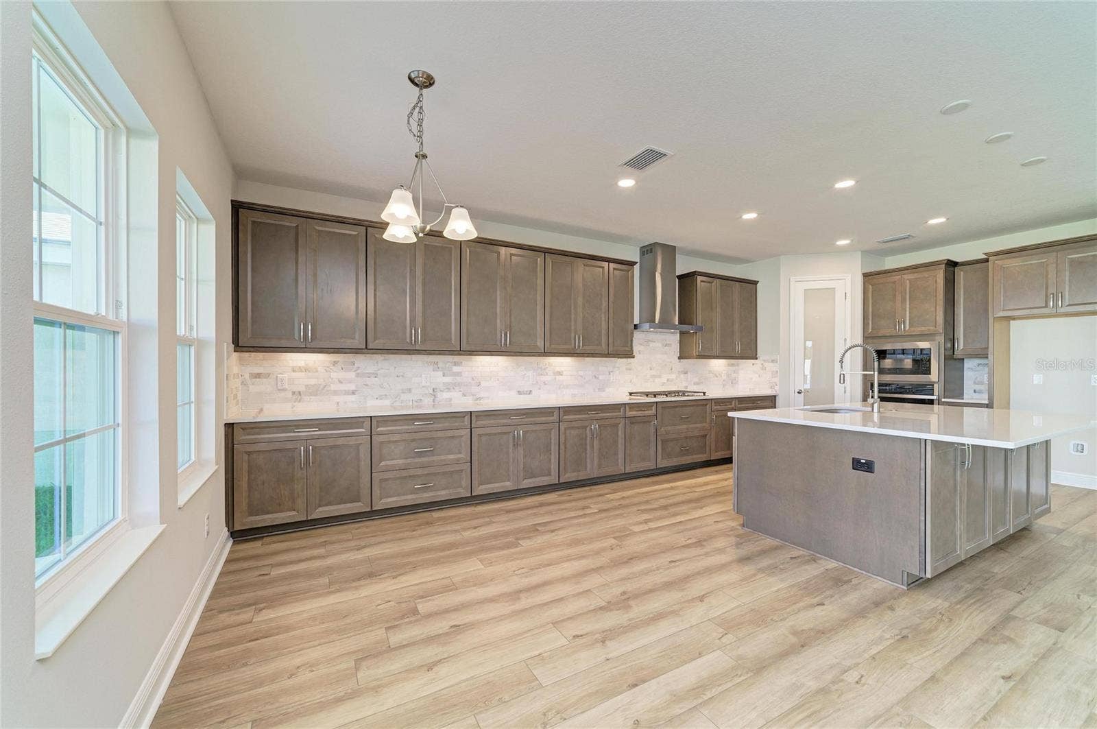 33882 TWILIGHT SEA PLACE, Dade City, FL 33525 33882 TWILIGHT SEA PLACE, Dade City, FL 33525