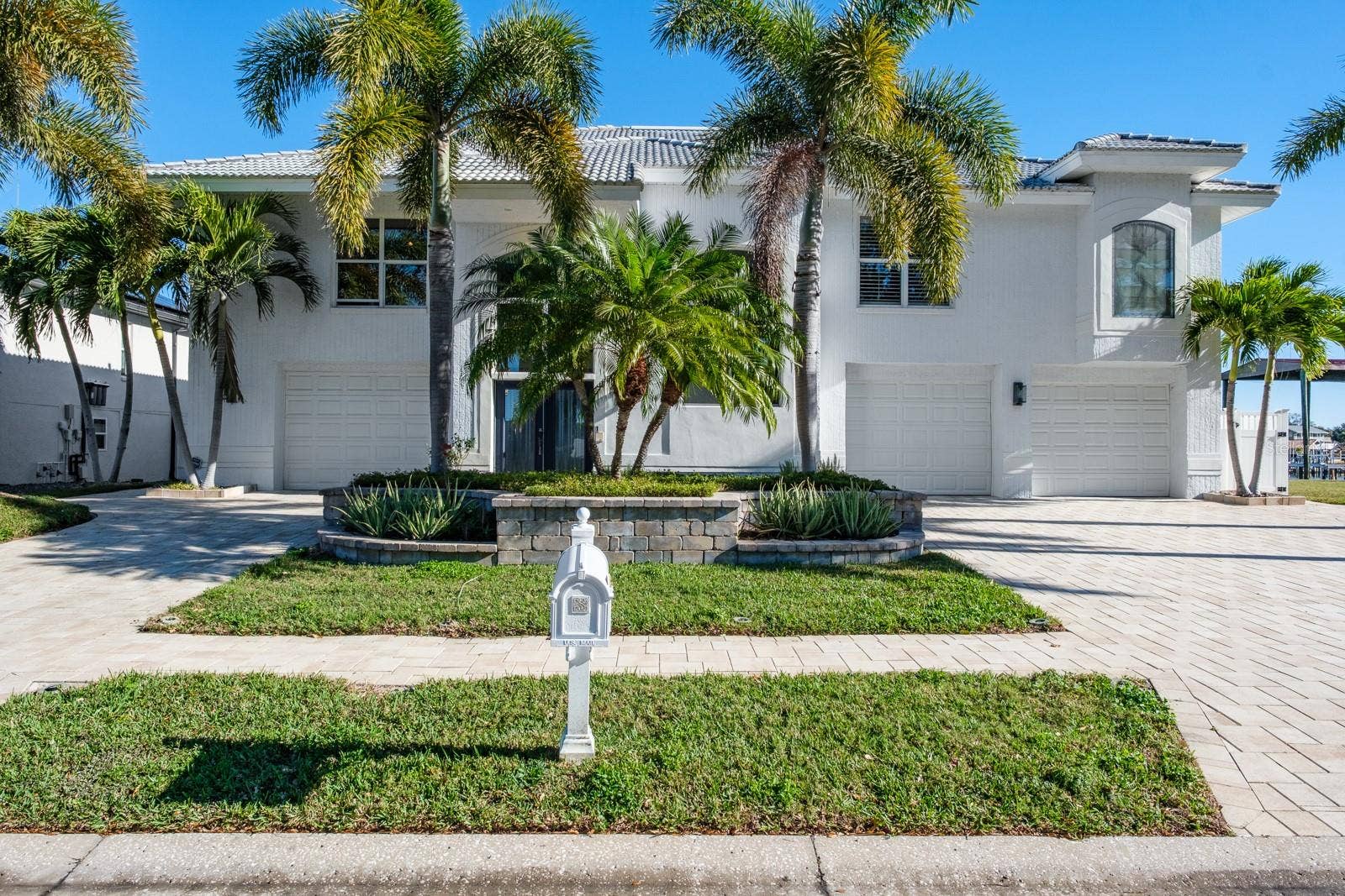 5949 SEABIRD DRIVE S, Gulfport, FL 33707 5949 SEABIRD DRIVE S, Gulfport, FL 33707